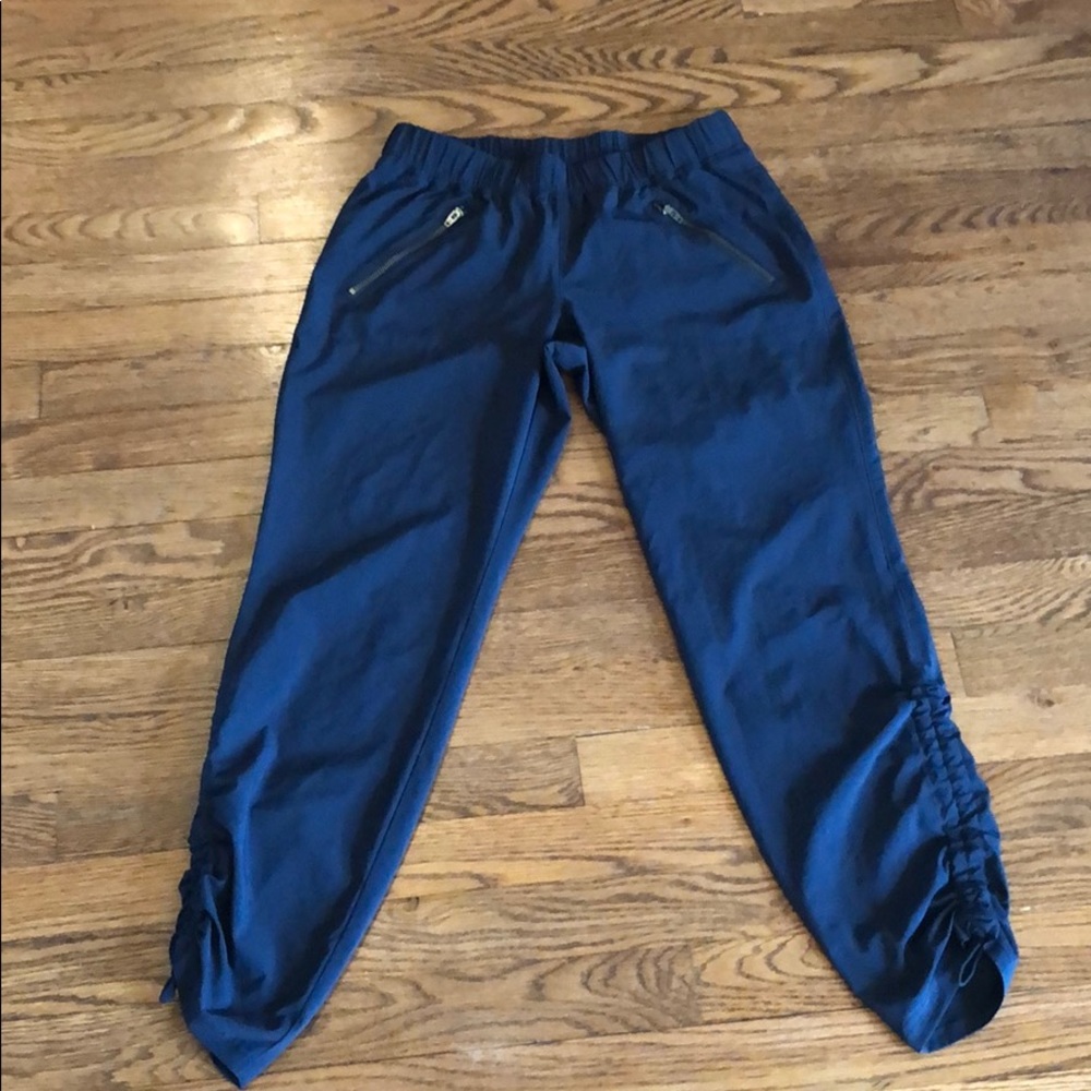 Athleta cropped pants
